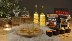 Whisky Geschenkset Nicht Nur Für Whisky Liebhaber:innen, 8 Granit Whisky Steine, 2 Whiskygläser, Eiswürfelzange Und Samtbeutel In Toller Holz Geschenkbox. Neidfaktor Inclusive -Weinglas Serien Geschäft 82d04cc118fd8c6800da761d71defe10