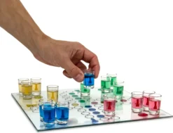 Relaxdays 10010181 Drinking Ludo Spiel, Partyspiel Für Erwachsene, Brett, 2 Würfel & 16 Shotgläser, Lustiges Trinkspiel -Weinglas Serien Geschäft fa4ecd709843c4027280498c6ff665e9